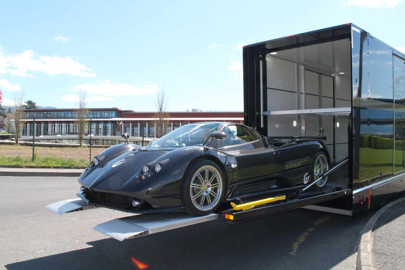 Transport de voiture par camion